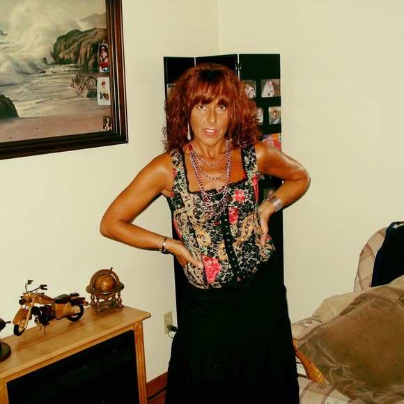 Meet your Posher, Tamara - Picture 1 of 4